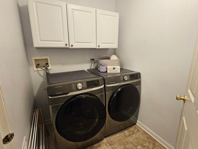 Building Photo - 4012 Blackstone Dr