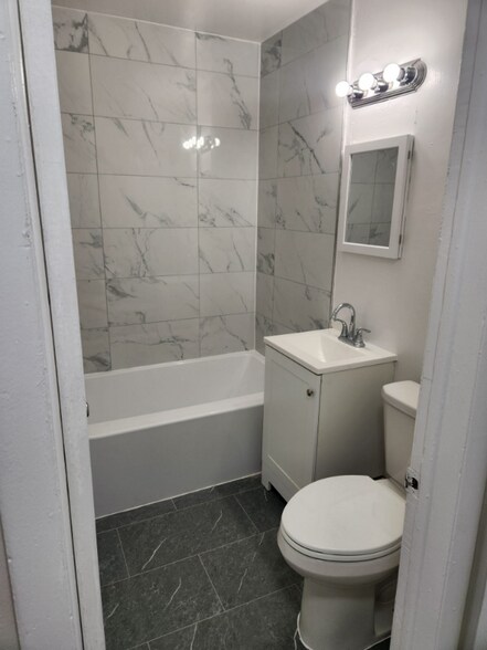 Building Photo - 2305 Murray Ave