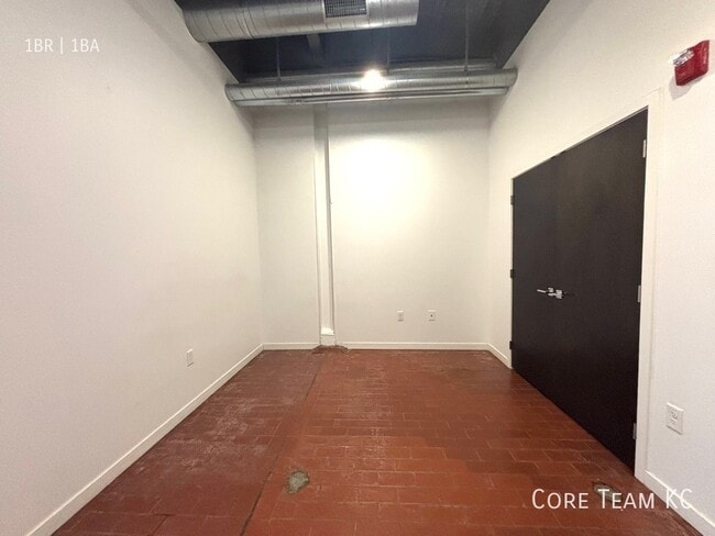 Building Photo - 1180 E 30th St