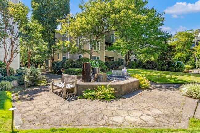 Building Photo - Riverplace Condominiums - 1 bed/1 bath corner unit w/parking/storage/balcony/fireplace