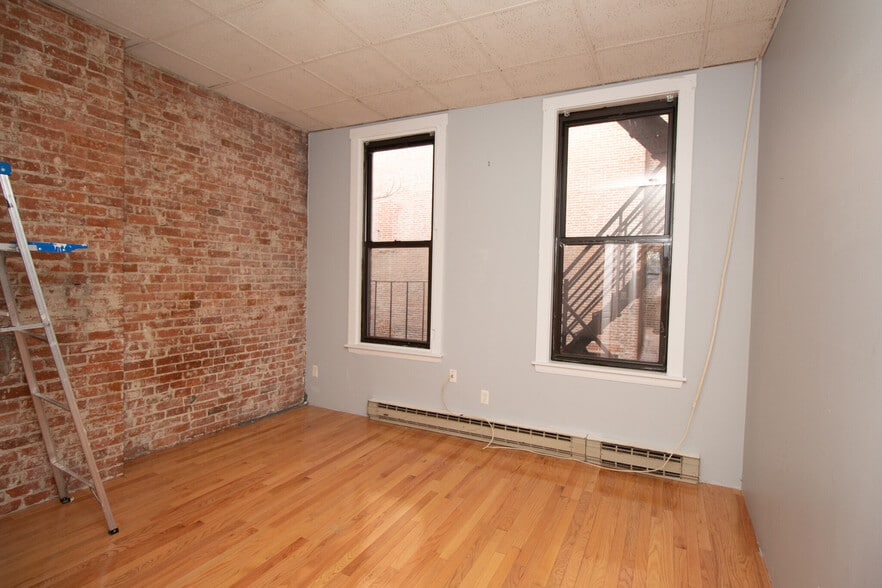 Building Photo - 217 Washington St