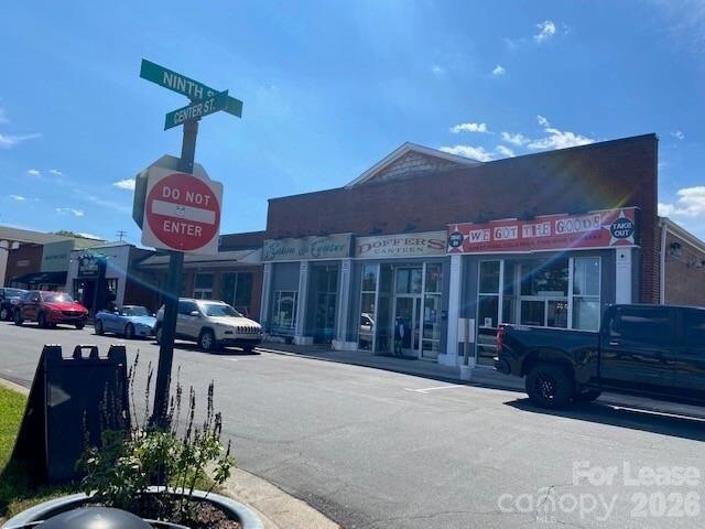 Building Photo - 384 Washington St