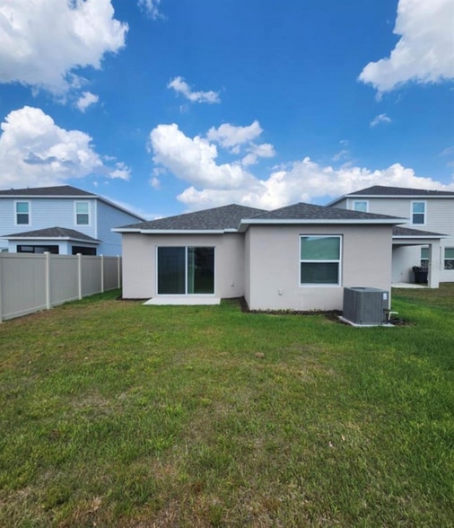 Building Photo - 208 Acorn Rd