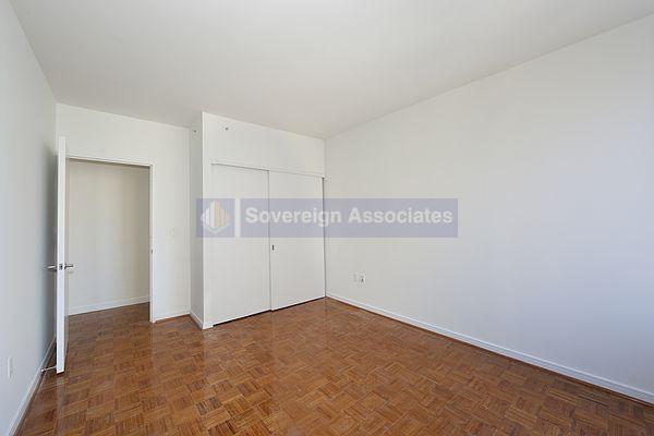 Building Photo - 33 West End Avenue