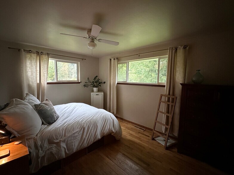 Building Photo - 2623 80th St E