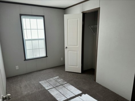 Building Photo - 2429 E Birch Dr