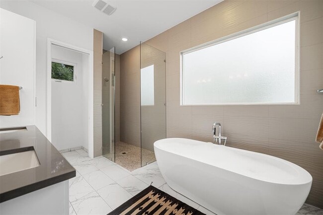 Building Photo - 5001 Shoal Creek Blvd