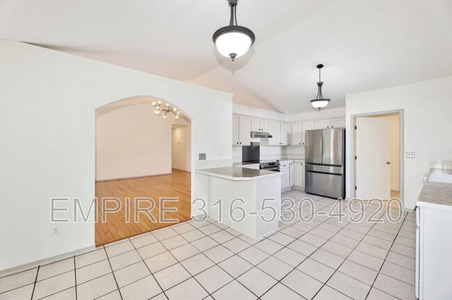 Building Photo - 1260 S Ridgehurst Cir