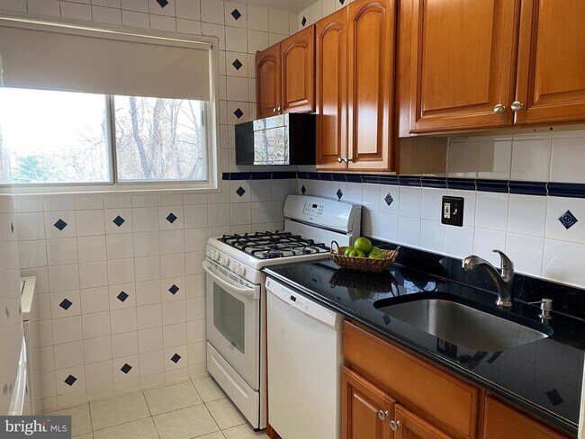 Building Photo - 2839 Kalmia Lee Ct