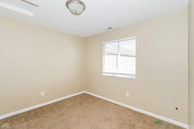Building Photo - 709 Cembra Dr