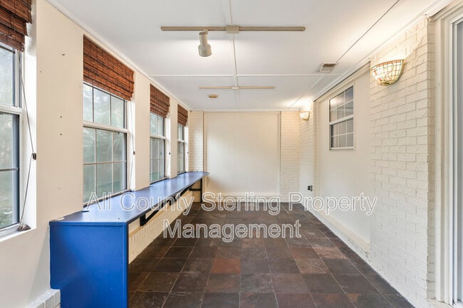 Building Photo - 9230 NW 10th Pl