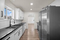 Building Photo - Gorgeous North Side Home With Shop!