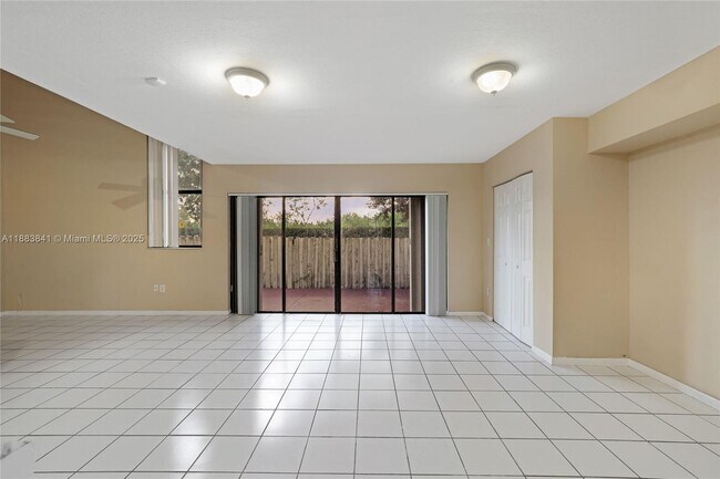 Building Photo - 3208 San Remo Cir