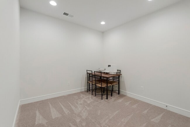 Building Photo - 22956 Aurora Vw Dr