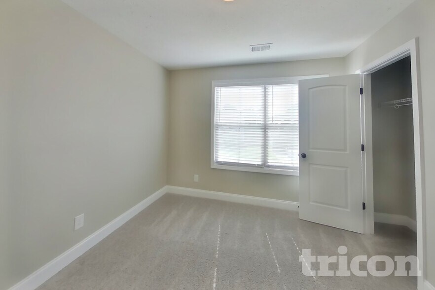 Building Photo - 1059 Spicer Dr