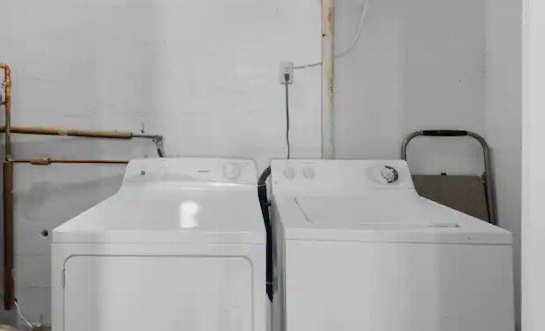 Building Photo - 303 Avenida 14