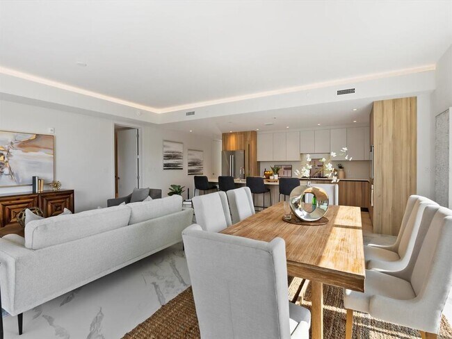 Building Photo - 1020 Sunset Point Rd