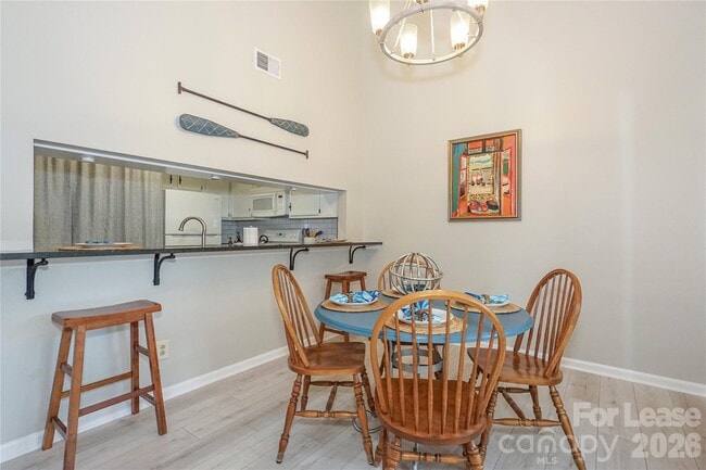 Building Photo - 20105 Henderson Rd