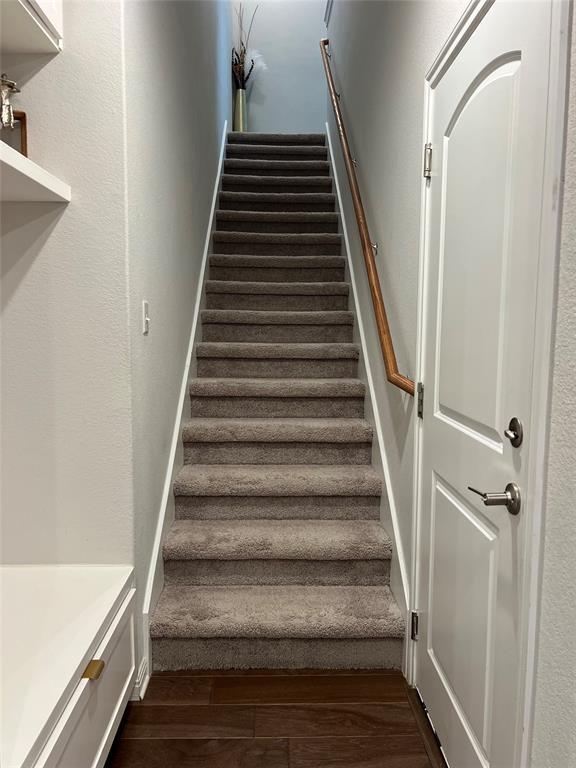 Building Photo - 107 Hornbill Dr