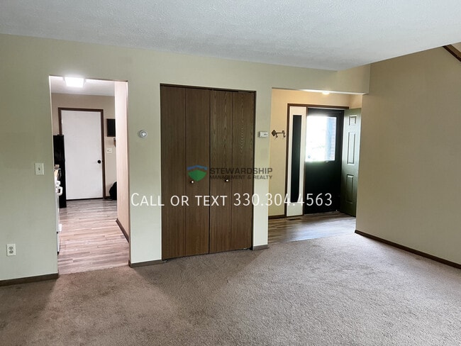 Building Photo - 931 Trimble Dr