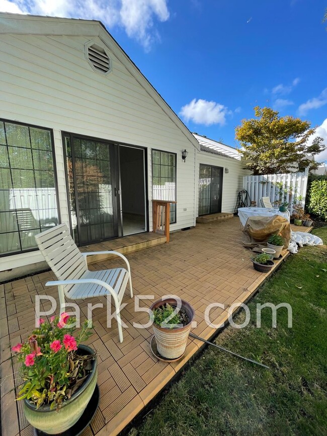 Building Photo - 2801 N Narrows Dr