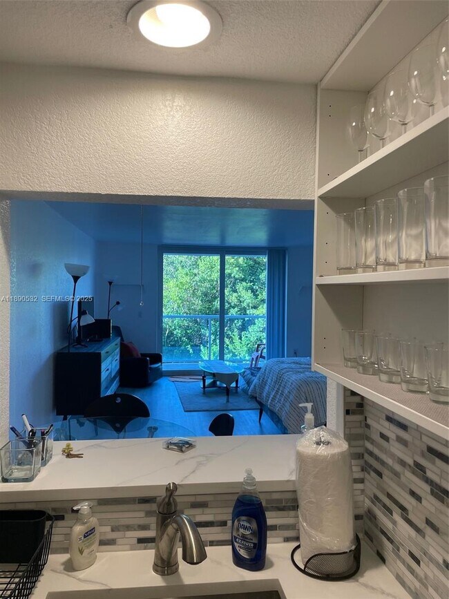 Building Photo - 2560 S Ocean Blvd