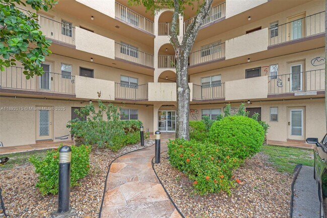 Building Photo - 6100 S Falls Cir Dr
