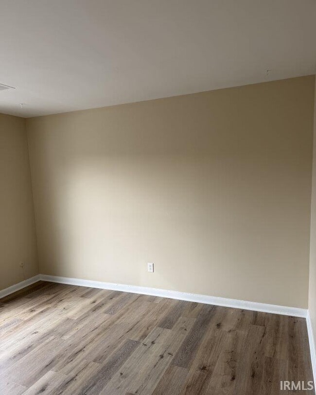 Building Photo - 223 E Winslow Rd