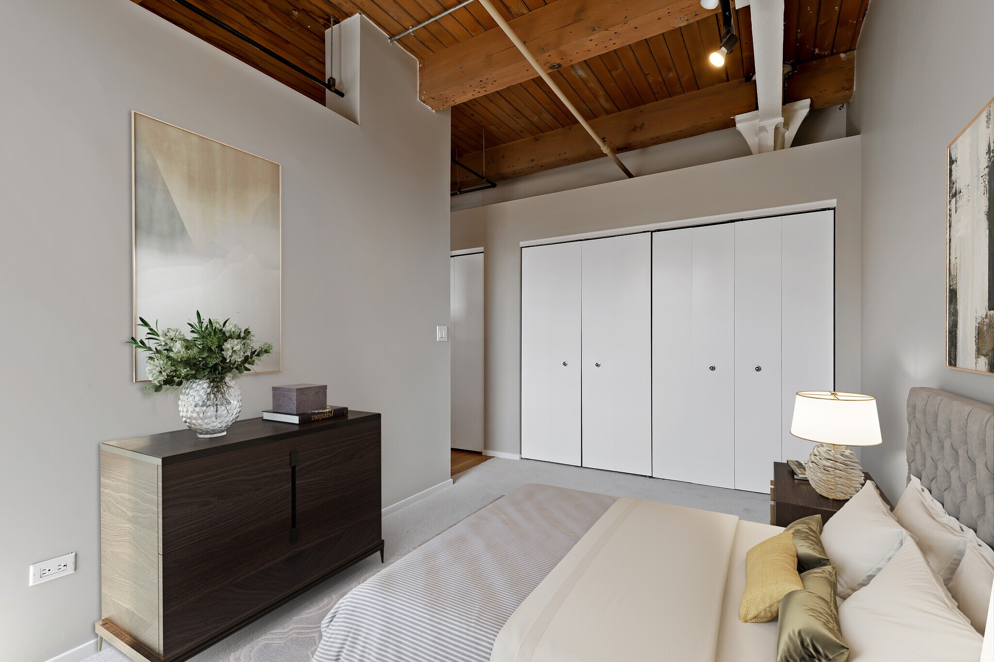 Building Photo - 420 S Clinton St