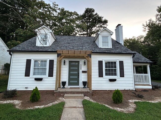 Building Photo - Available Soon! Ardmore WS, 4 Bedroom, 3 F...