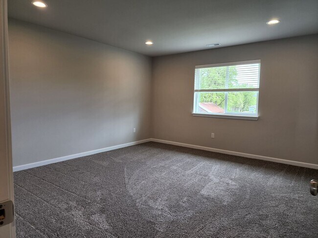 Building Photo - Yelm Creek Estates, New Construction 4 Bedroom, 2.5 Bathroom Home!  Back on the Market & Ready NOW!