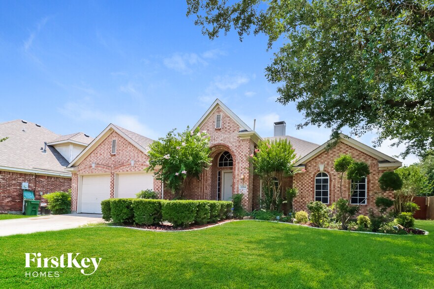 Building Photo - 2204 Reedway Ct