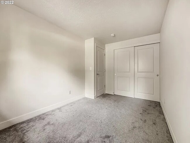 Building Photo - 7987 SW Skyhar Dr