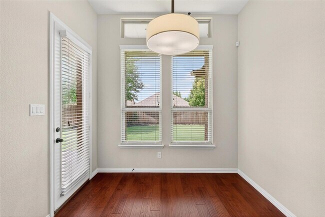 Building Photo - 5629 Grove Cove Dr