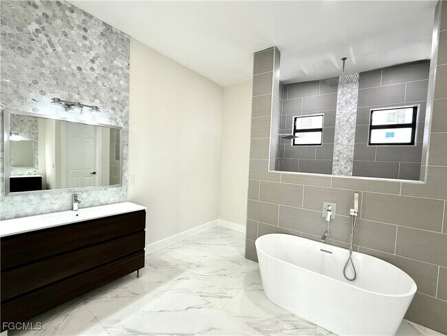 Building Photo - 1926 NW 21st St