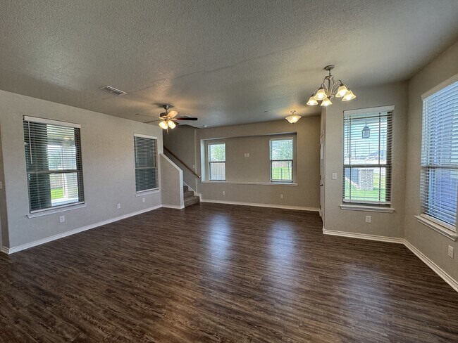 Building Photo - 7615 Stonehollow