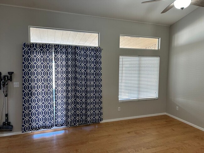 Building Photo - Single Story, Three Car Garage, Three Bedr...