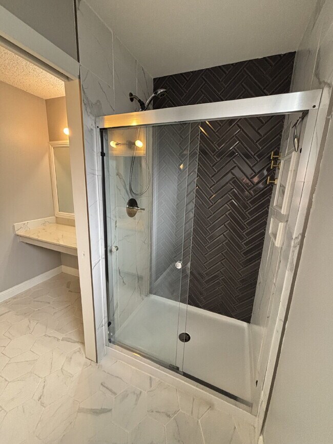 Building Photo - "Charming Concord Retreat: 3-Bedroom Gem with Granite Accents & Cozy Fireplace"