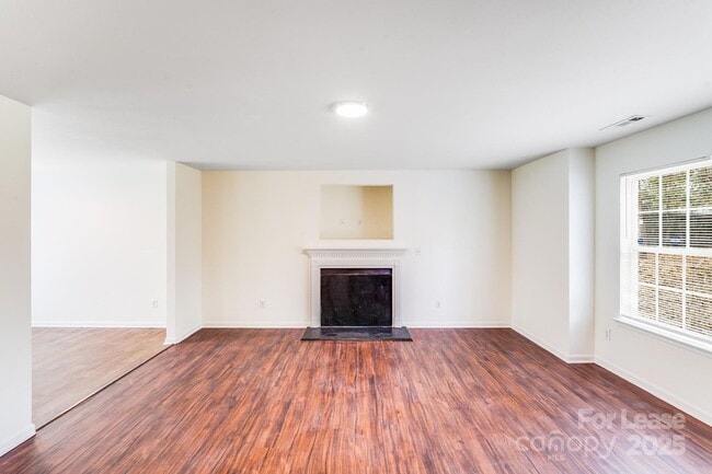 Building Photo - 814 Mt Holly-Huntersville Rd