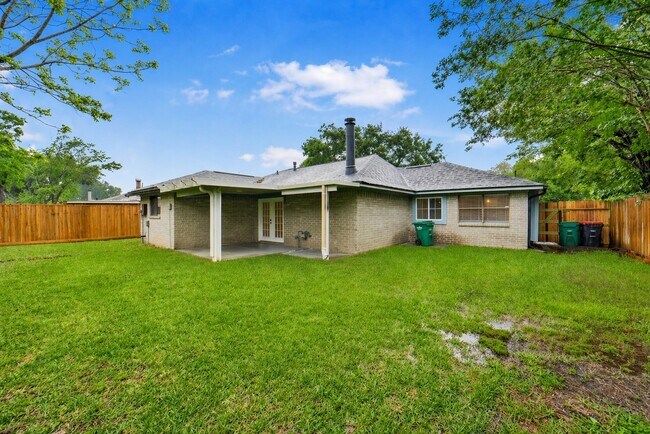 Building Photo - 21211 Park Mt Dr