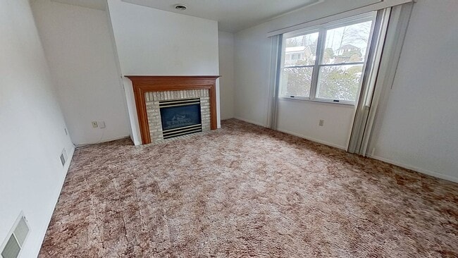 Building Photo - Spacious Raised Rancher with Two-Car Garage - MOVE IN SPECIAL