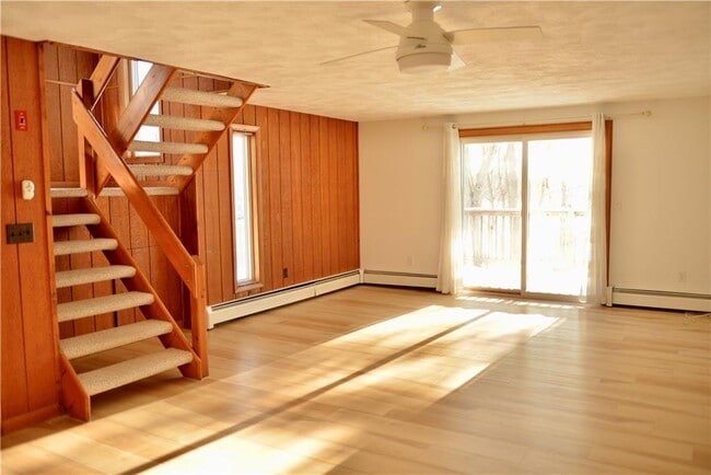 Building Photo - 76 Batcheller Ave