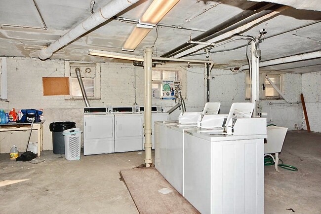 Building Photo - 6308 N Glenwood Ave