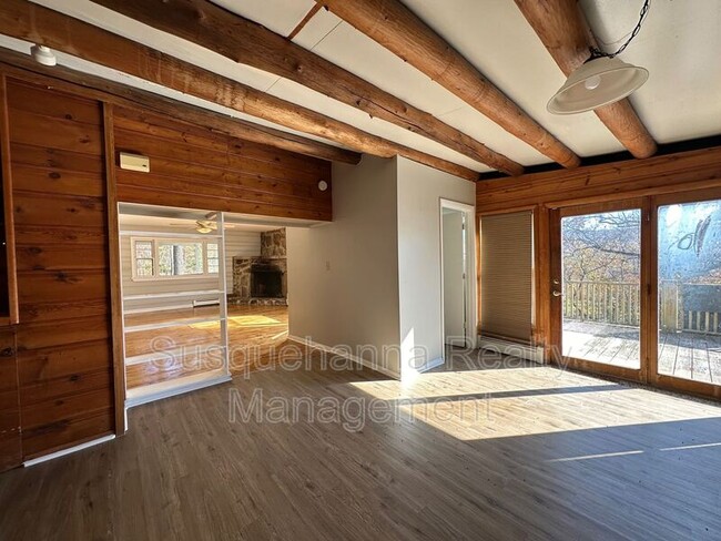 Building Photo - 1250 Whitetail Ln