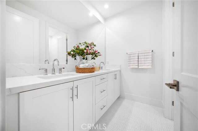 Building Photo - 307 Brimwood