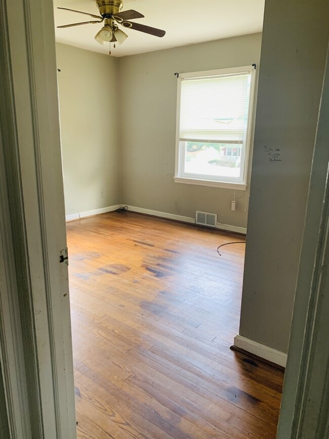 Building Photo - 1236 Sunrise Dr