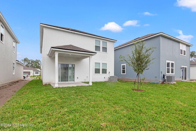 Building Photo - 14710 Cashew Ave