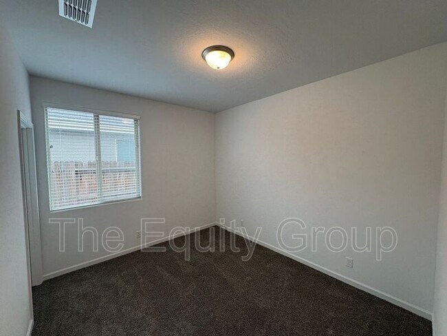 Building Photo - 1336 W Porter Ave