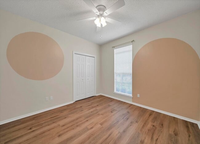 Building Photo - 4469 Parkwood Square