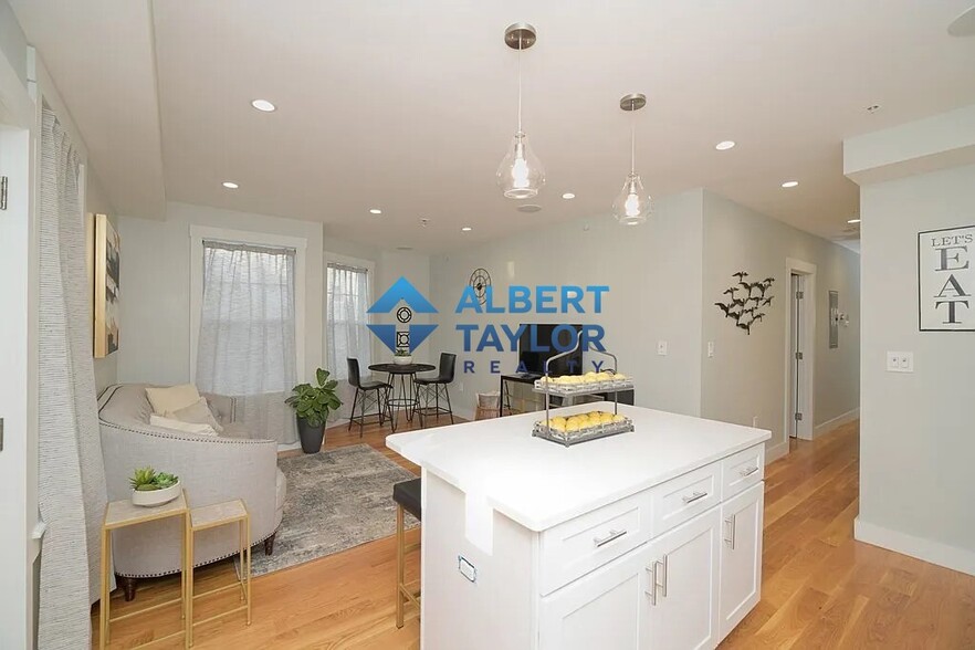 Kitchen Island - 95 Robey St